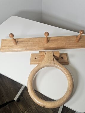 Natural Wood Wall Hook Rack with Round Towel Ring